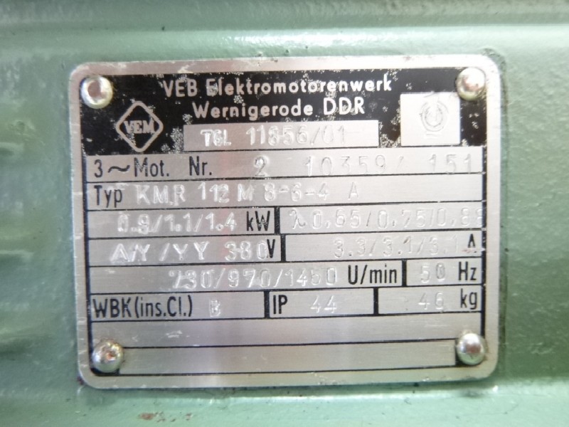 Three-phase servo motor VEM KMR 112 M 8-6-4 ( KMR112M8-6-4 ) Wellendurchmesser: Ø 32 mm neu ! photo on Industry-Pilot